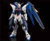 Gundam Seed - 1/100 MG Freedom Gundam Version 2.0 Model Kit